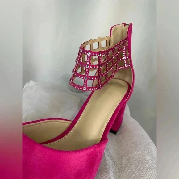 Pink suede heels - Picture 2 of 4